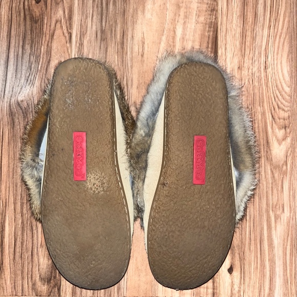 Soft Moc Cute 5 Rabbit Fur Moccasins (Size 7) - Picture 4 of 5